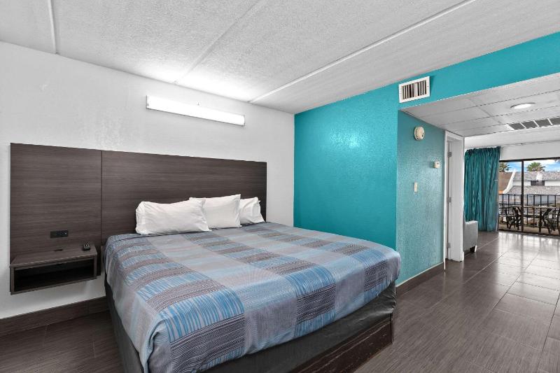 WindWater Hotel and Marina - image 4