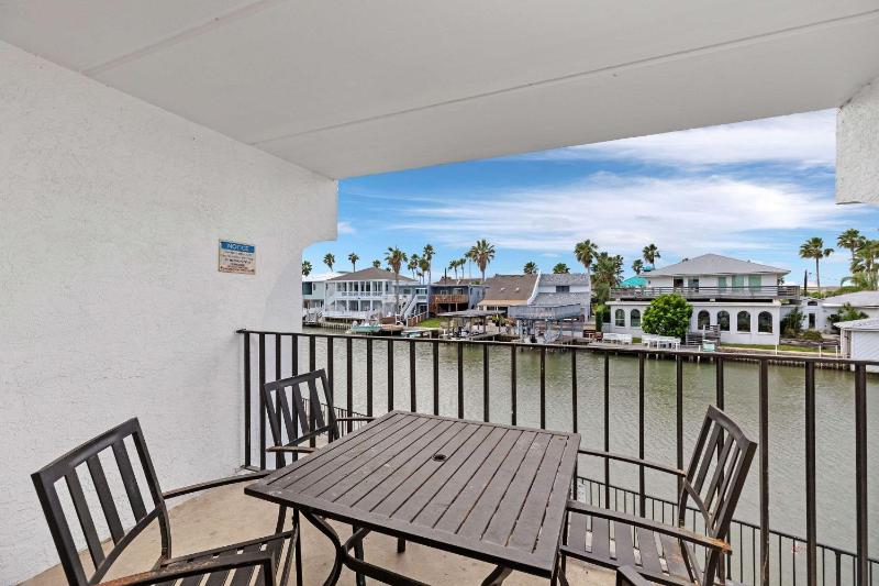 WindWater Hotel and Marina - image 33