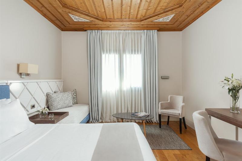 Standard Double or Twin Room image 1