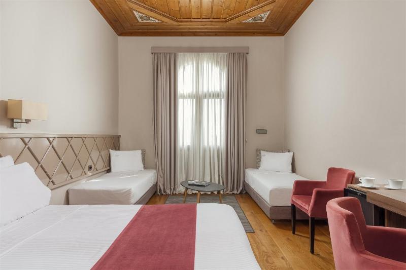 The Lake Hotel - image 25