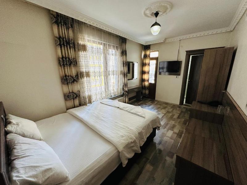 Double Room image 4