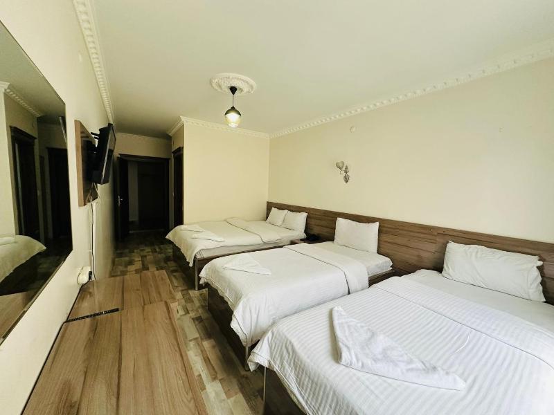 Luxury Quadruple Room image 4