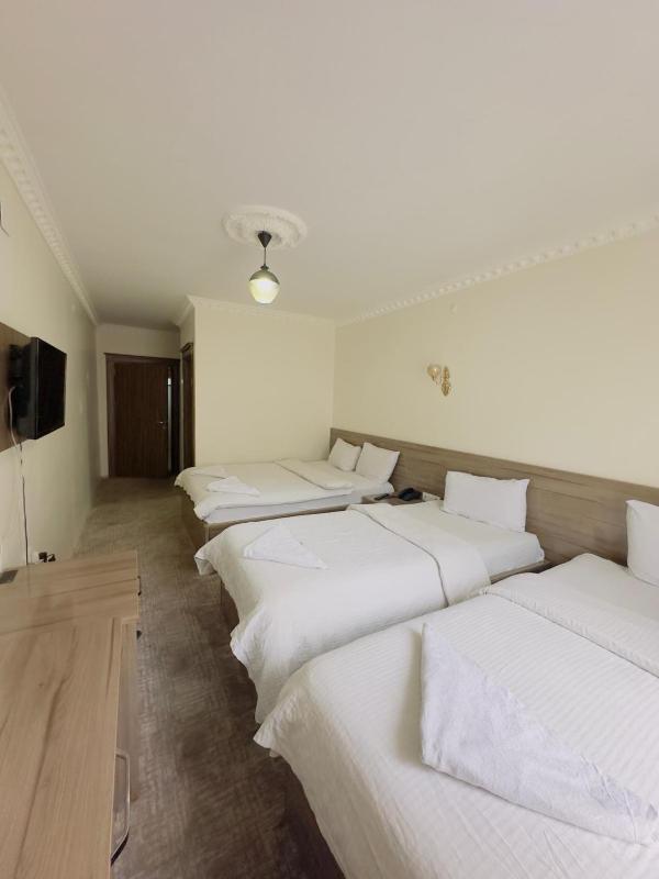 Luxury Quadruple Room image 3