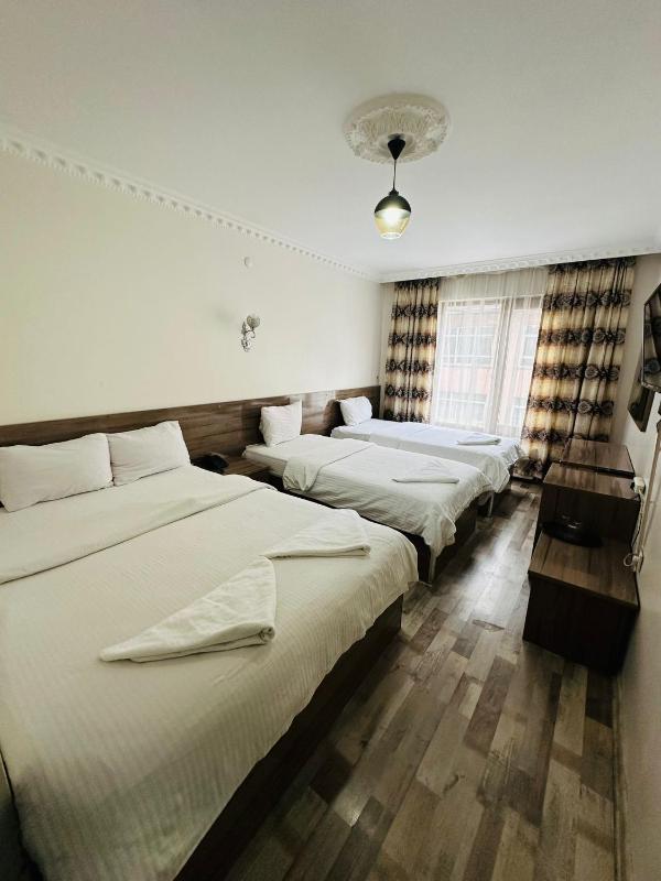 Luxury Quadruple Room image 2