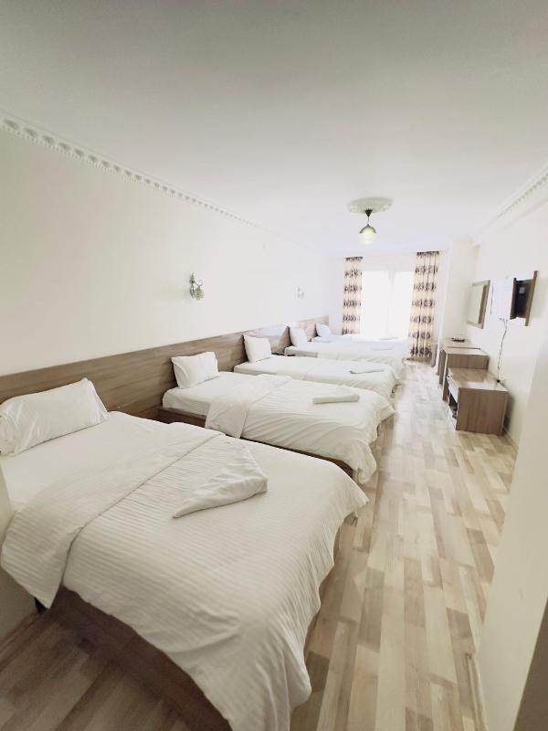 Single Bed in 4-Bed Dormitory Room image 3
