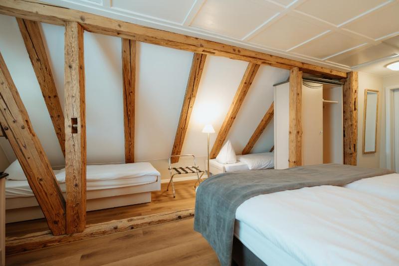 Quadruple Room image 2