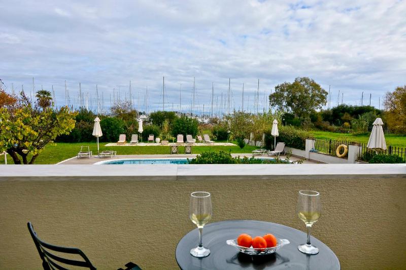 Apartment No4 - Ground Floor with Marina and Pool view image 4