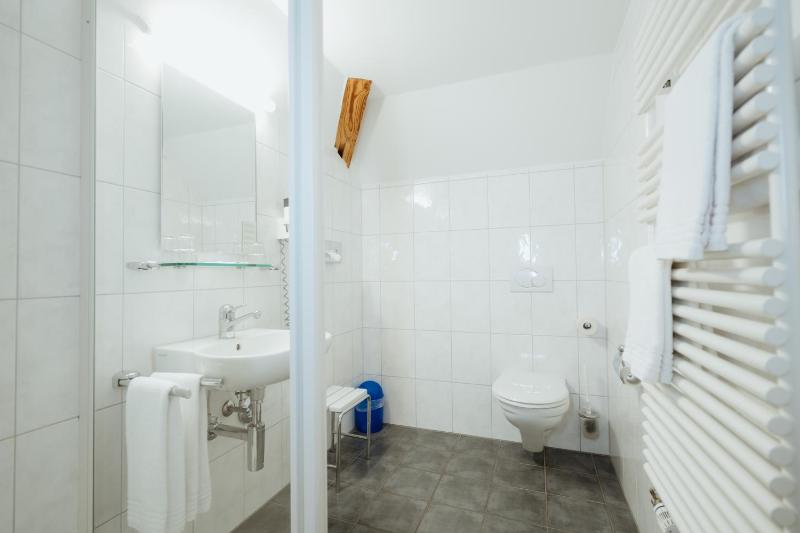 Standard Suite image 1