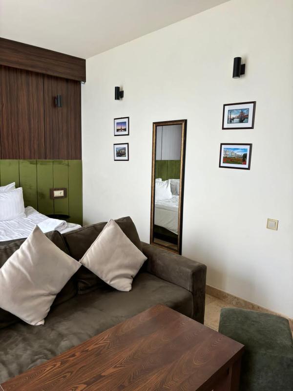 Deluxe Double Room with Balcony image 4