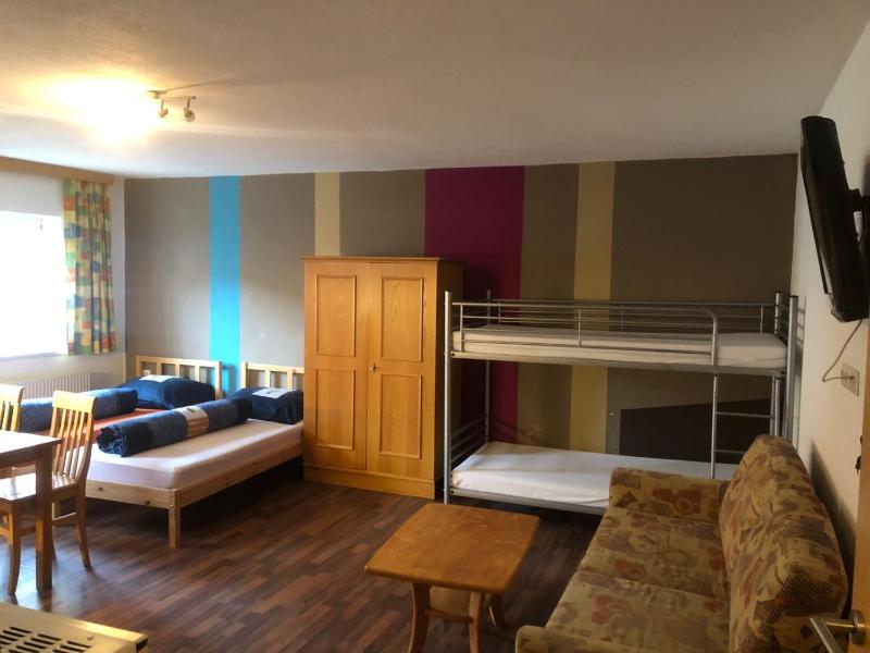 One-Bedroom Apartment image 3