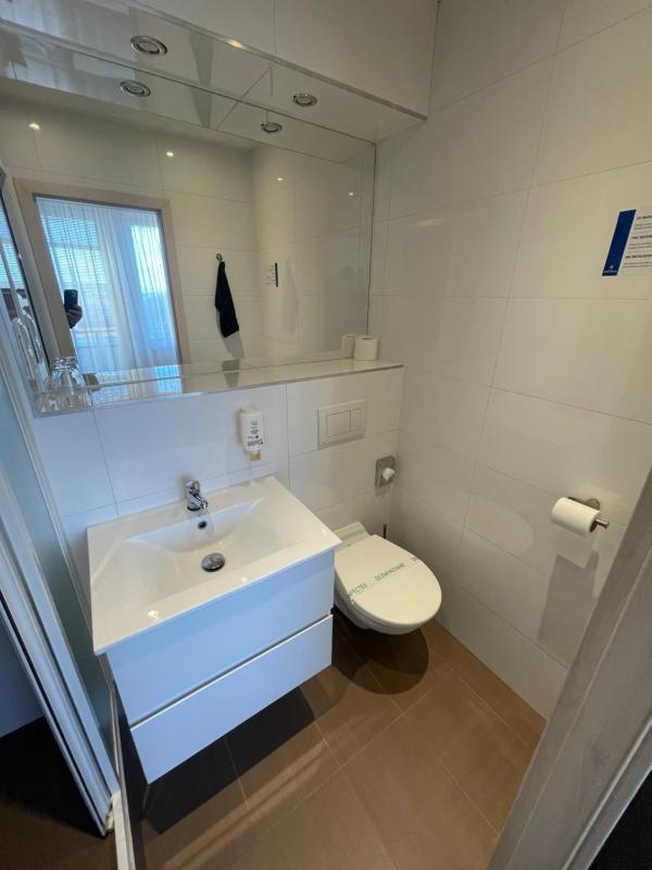 Single Room Premium with free Air-Conditioning image 4
