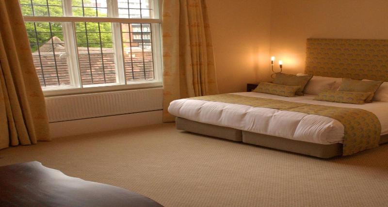 Suite with King Bed - Non-Smoking image 1