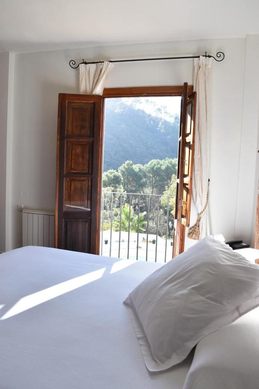Hotel Humaina - image 4