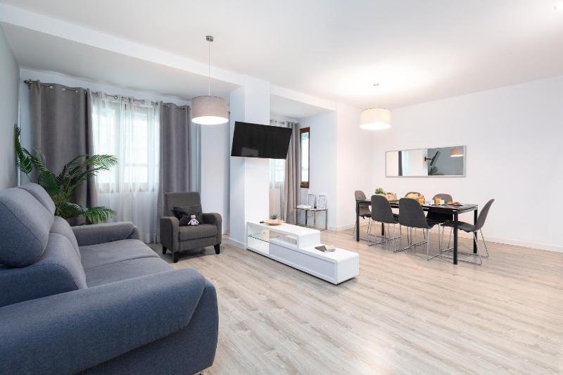 Apartment 1a image 1