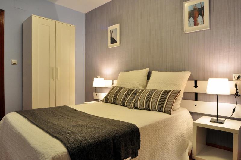Single Room image 4