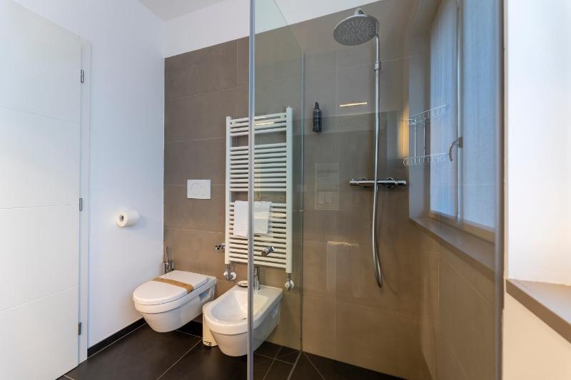 Standard Double or Twin Room with Garden View image 4