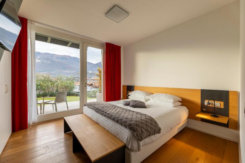 Deluxe Double or Twin Room with Garden Access image 1