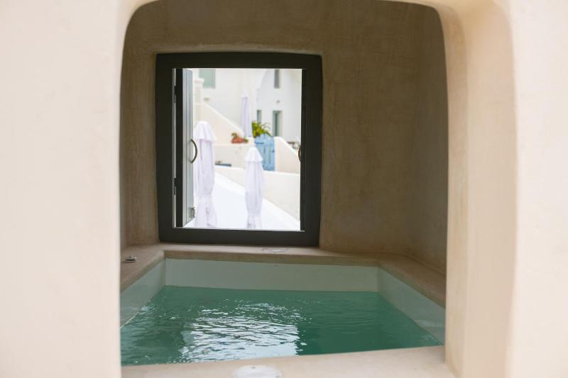 Old Oia Houses - image 2