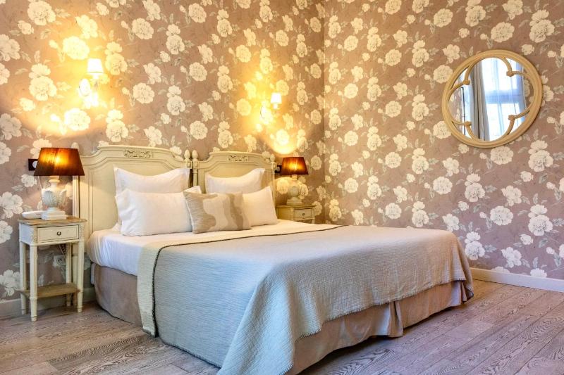 Superior Double Room image 4