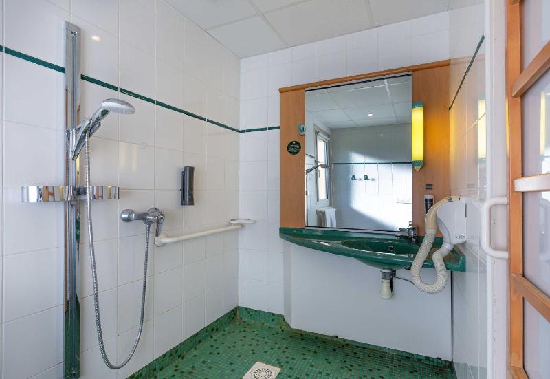 Double Room - Disability Access image 4