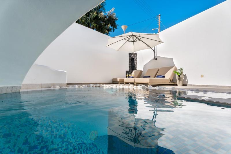 Two-Bedroom Apartment with Private Swimming Pool and Hot Tub image 4