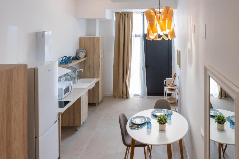 RM1 - Loft Valencia cómodos estudios dúplex cerca a la Avenida del Puerto - image 11