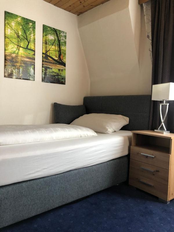 Single Room image 2