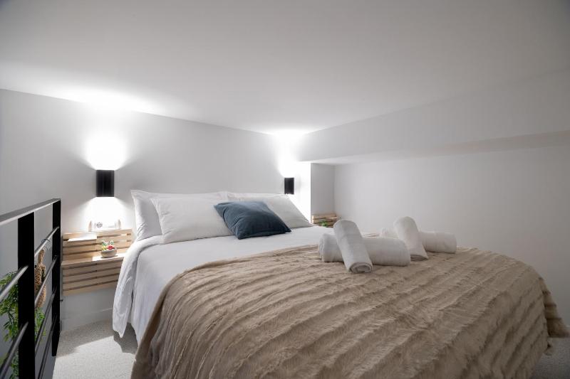 RM1 - Loft Valencia cómodos estudios dúplex cerca a la Avenida del Puerto - image 12