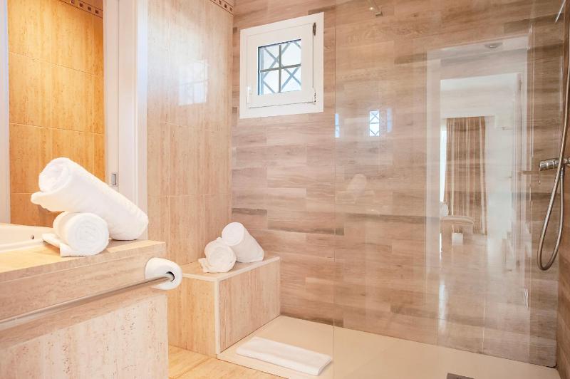 Studio Apartment image 1