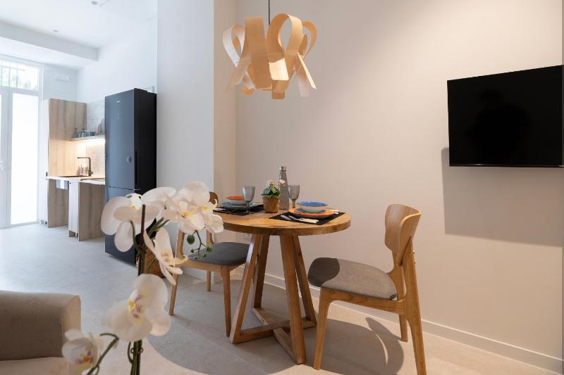 LO - Loft Valencia - Modernos y acogedores estudios cerca a las Artes y las Ciencias - image 1