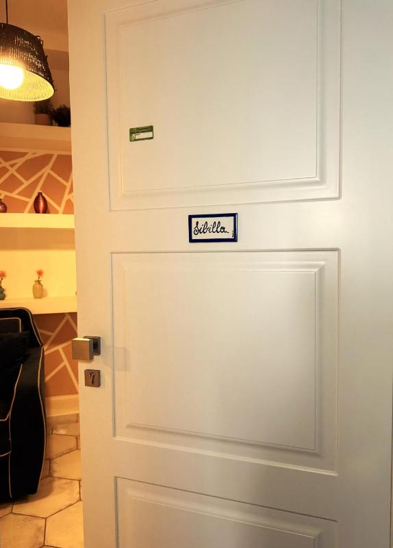 Double Room with Extra Bed image 1