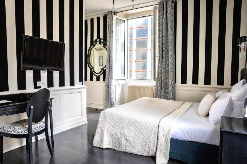 Superior Double Room image 3