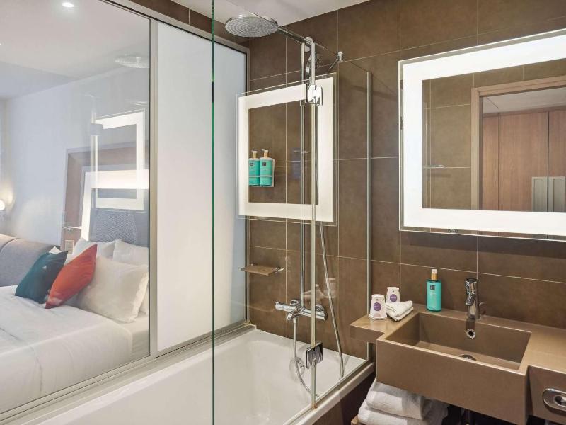 Two non-connecting Double rooms (2 people per room) image 4