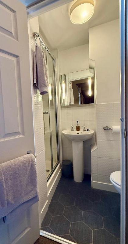 King Room image 3