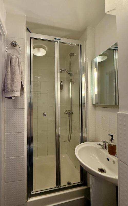 King Room image 2