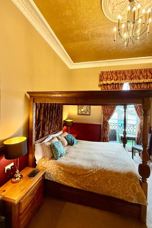 King Room image 1