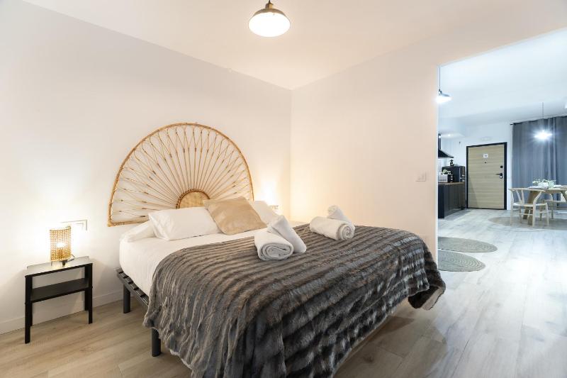 LN4 - Loft Valencia Espacioso y acogedor estudio cerca del metro zona Ayora - image 1