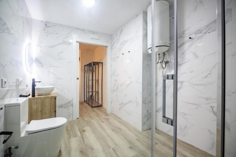 LN4 - Loft Valencia Espacioso y acogedor estudio cerca del metro zona Ayora - image 14