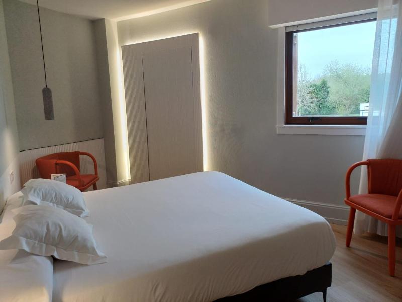 Deluxe Double Room image 4