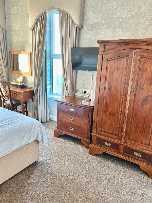 Standard Double Room image 2