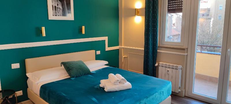 Superior Double Room with Balcony image 1