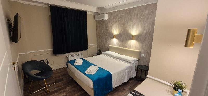 Superior Double Room image 3