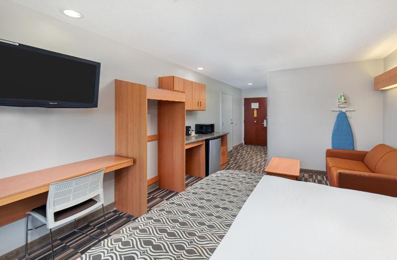 Superior Queen Room - Disability Access/Non-Smoking image 2