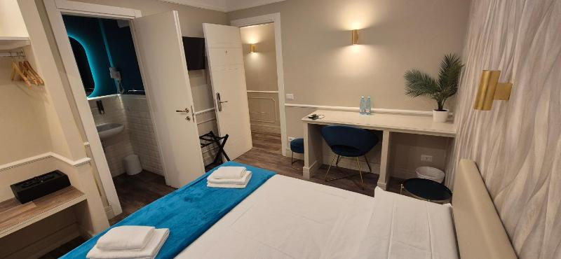 Standard Double Room image 1