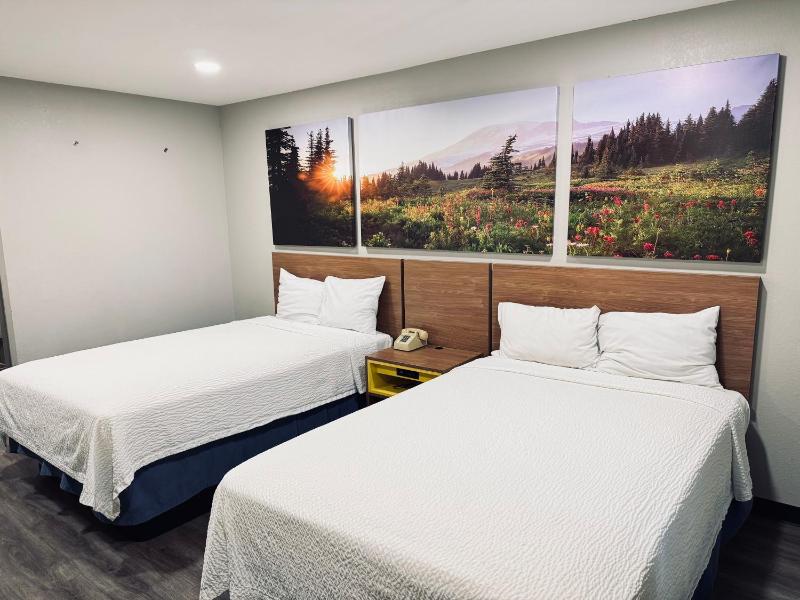 Double Room with Two Double Beds - Non-Smoking image 4