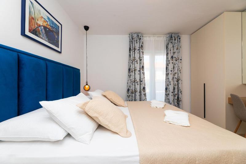 Apartment Bracholet - image 8
