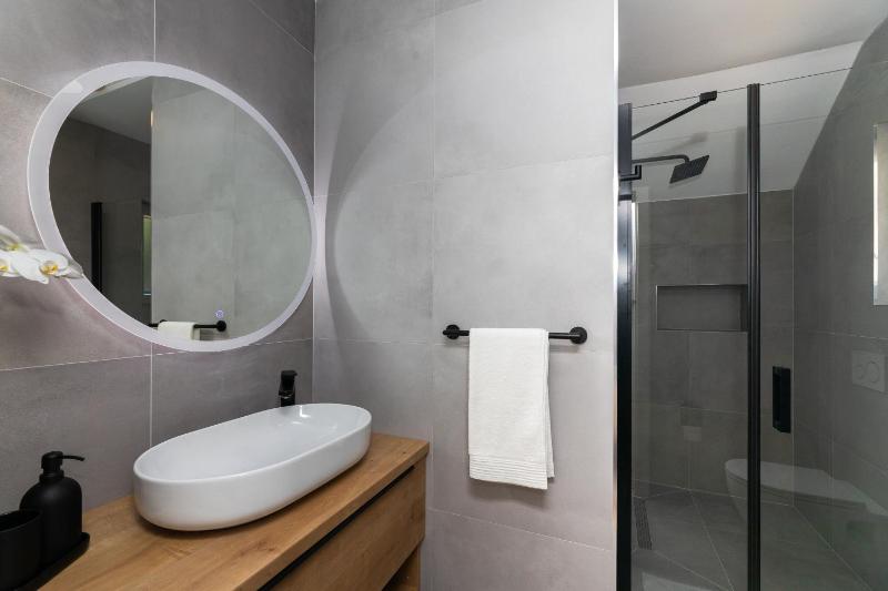 Apartment Bracholet - image 33