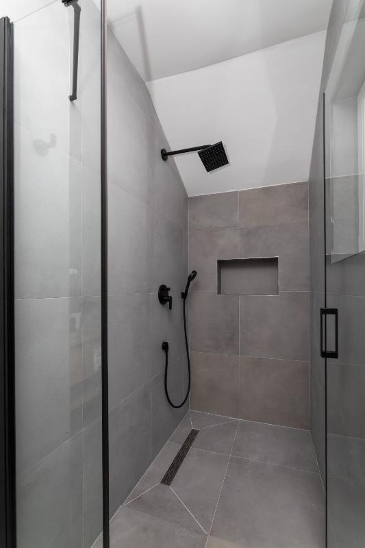 Apartment Bracholet - image 18