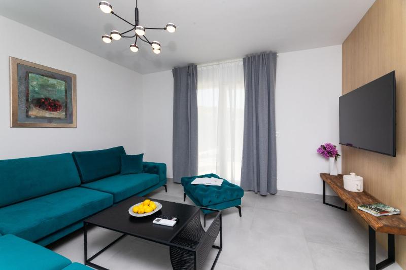 Apartment Bracholet - image 13