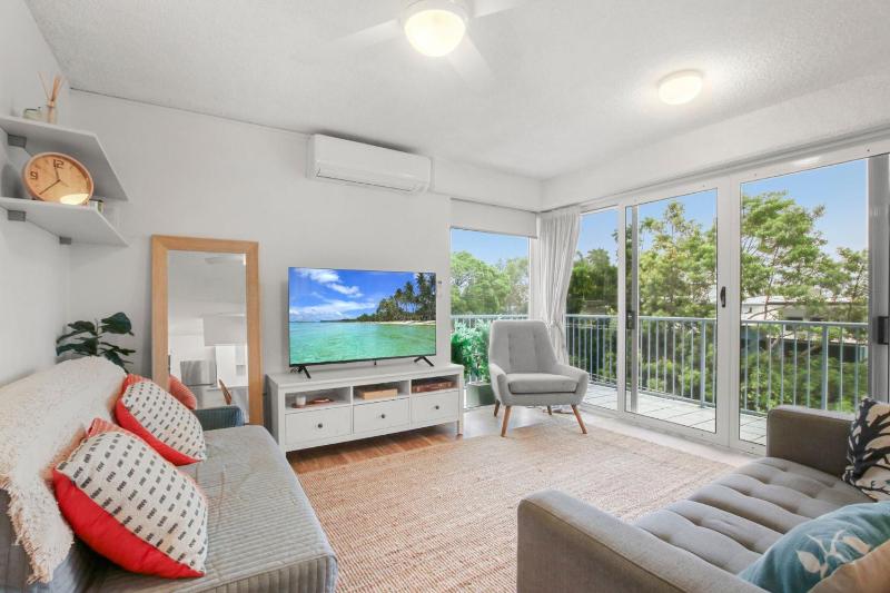 Windbourne Unit 6 101 The Esplanade Golden Beach - image 2